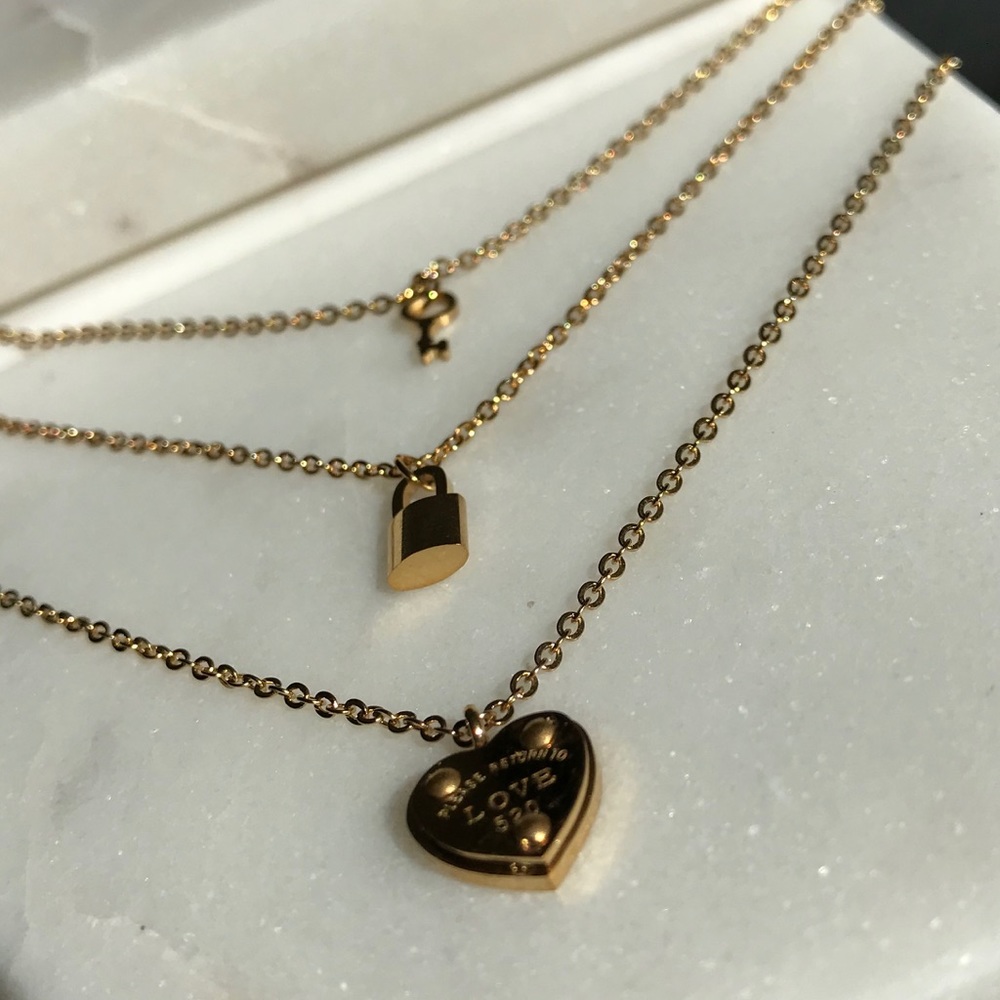 🔐 Lock and Key Heart Layered Necklace - Picture 4 of 5